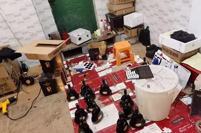 廣東省中山市市場(chǎng)監(jiān)管局聯(lián)合警方成功搗毀一制售假酒黑窩點(diǎn)，保障酒類(lèi)經(jīng)營(yíng)安全